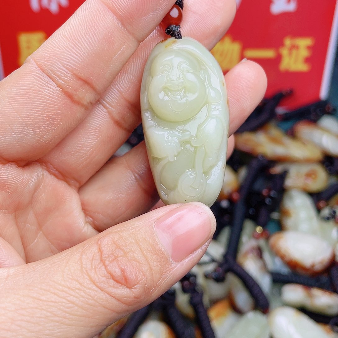 和田玉颈饰未镶嵌