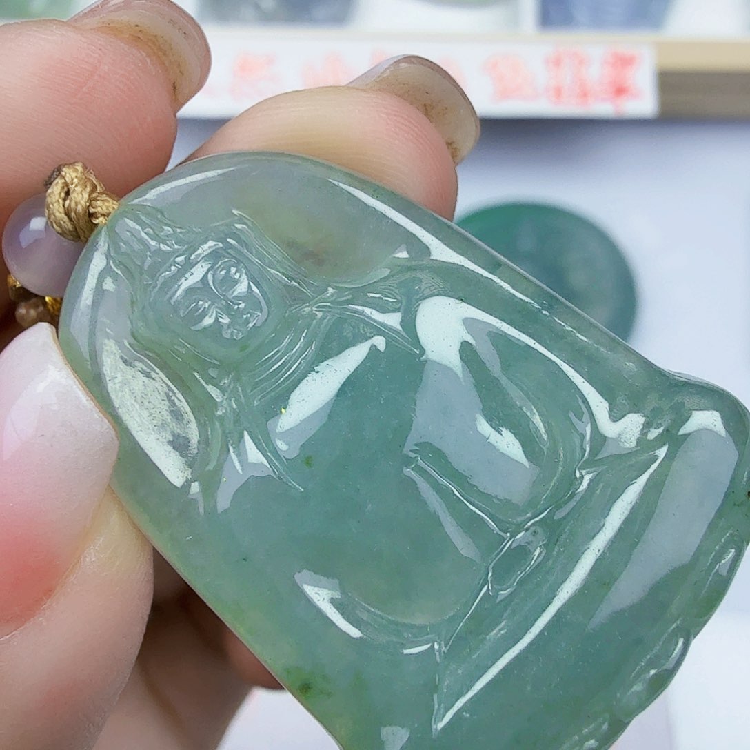 翡翠颈饰未镶嵌素衣