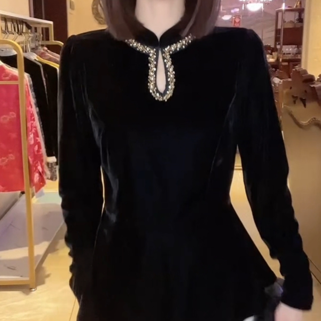 时尚洋气重工艺领口串珠长袖上衣复古百搭遮肉显瘦减龄