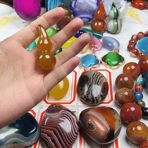 玛瑙/玉髓颈饰合金