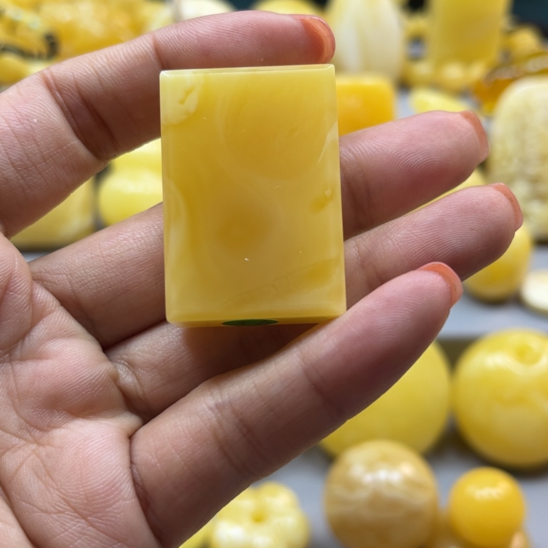 蜜蜡珠宝奇石未镶嵌