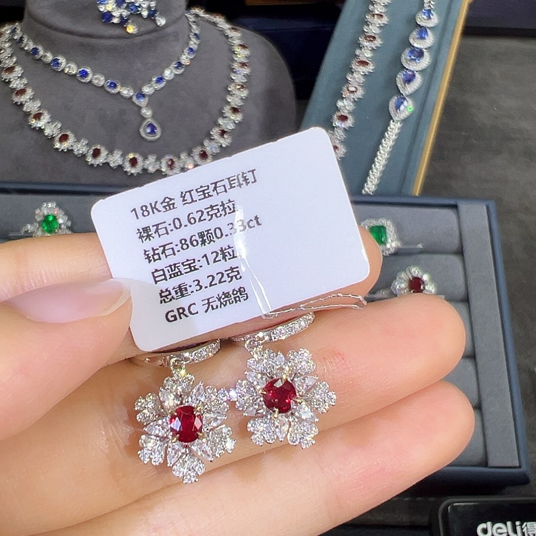 红宝石耳扣18K金镶嵌