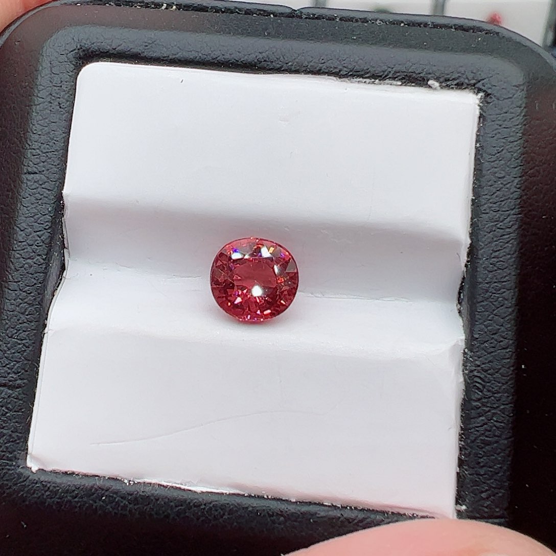 碧玺1.7克拉裸石未镶嵌