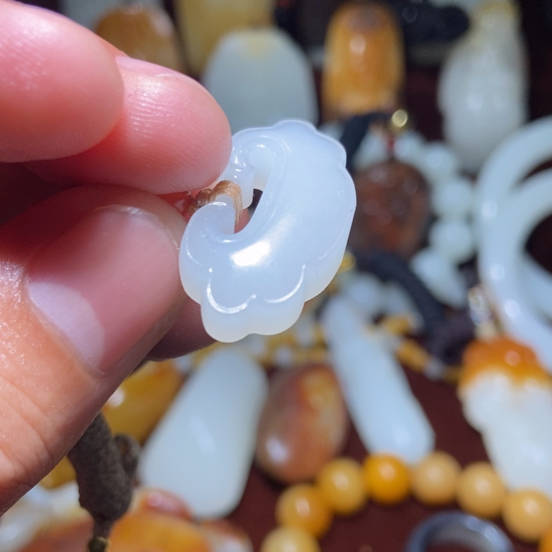 和田玉颈饰未镶嵌