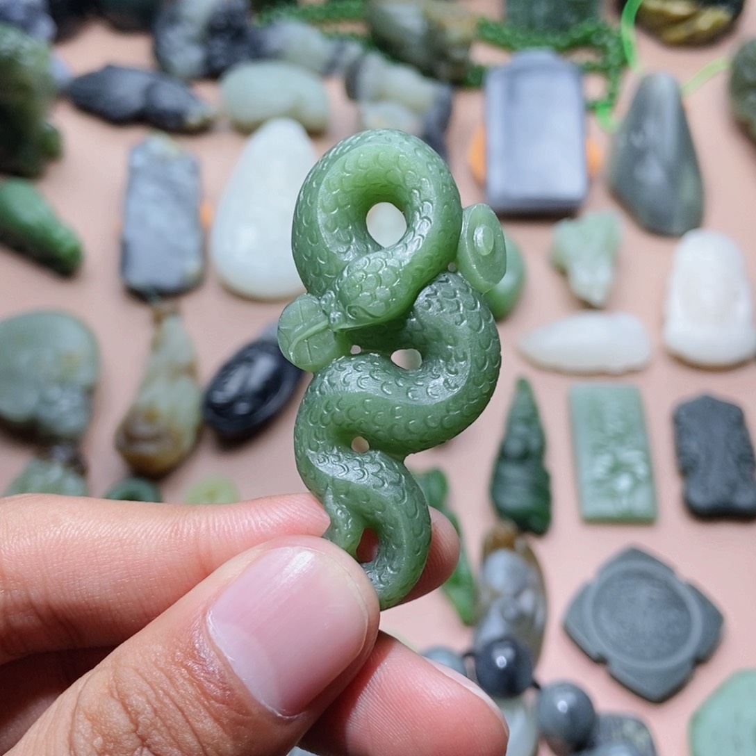 和田玉（碧玉）颈饰未镶嵌定制