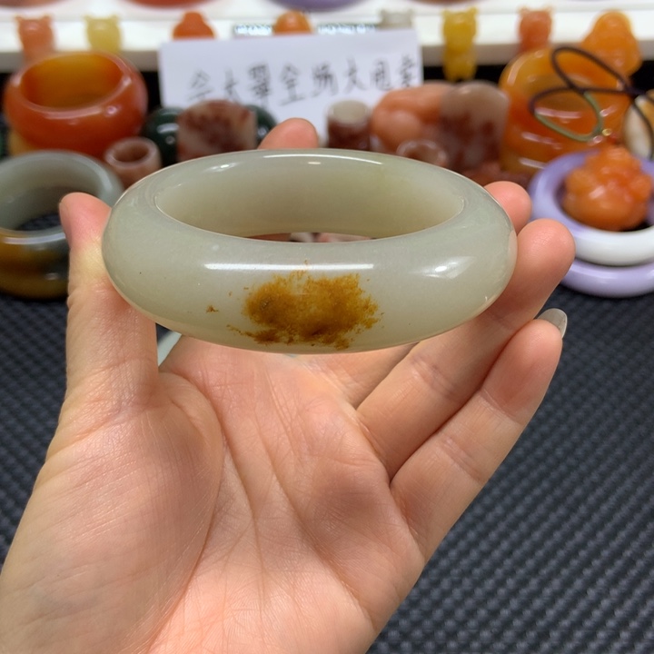 石英质玉未镶嵌手镯
