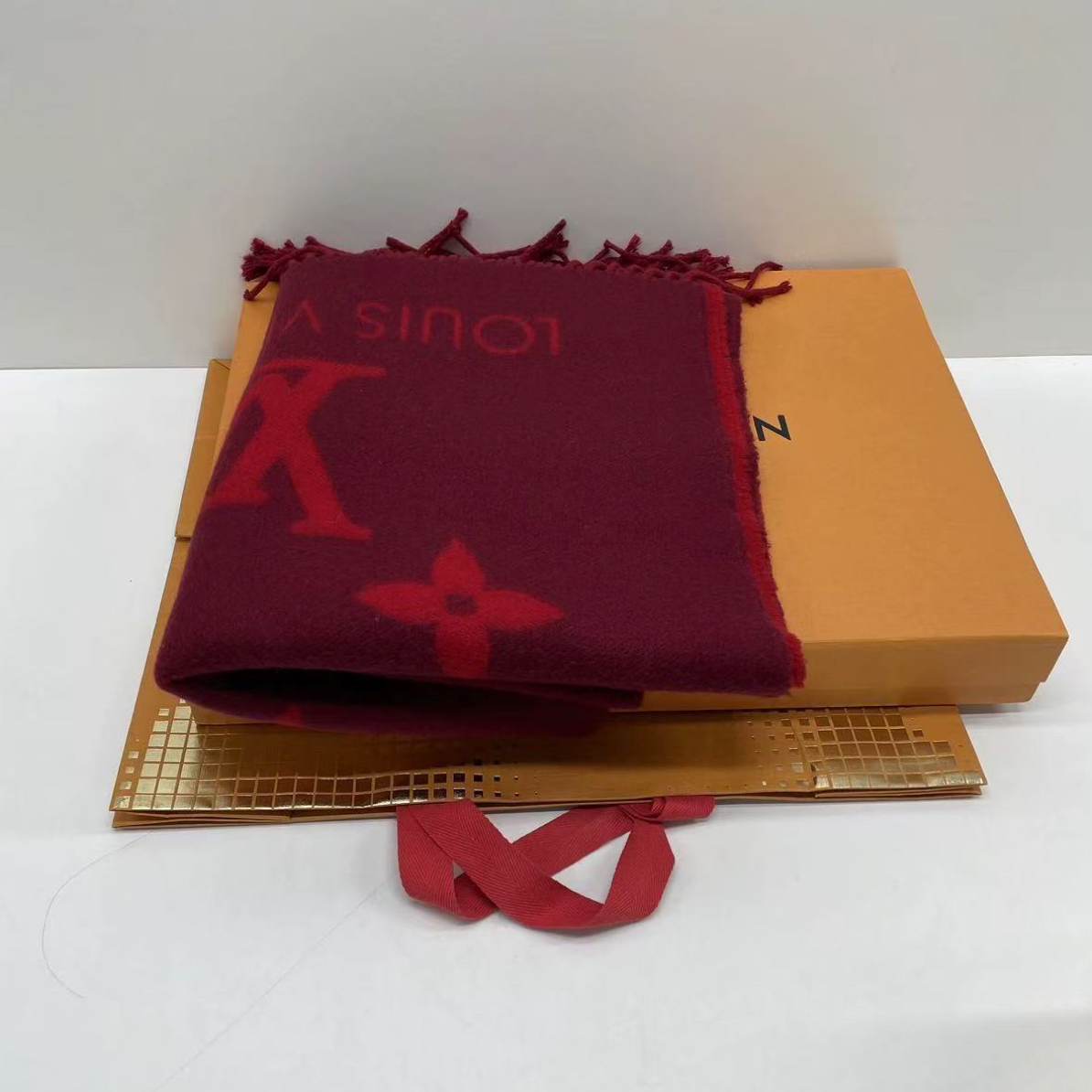 99新 LouisVuitton/路易威登 Lv路易威登红色双面羊绒围巾 170*45