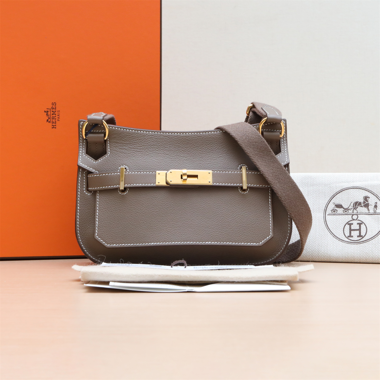 99新 Hermes/爱马仕 【小花念念】吉普赛 大象灰B刻 金扣包