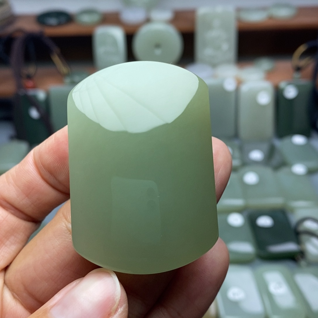 和田玉颈饰未镶嵌熊*爸