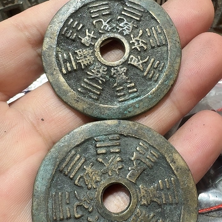 和***哥铜现代工艺品花钱