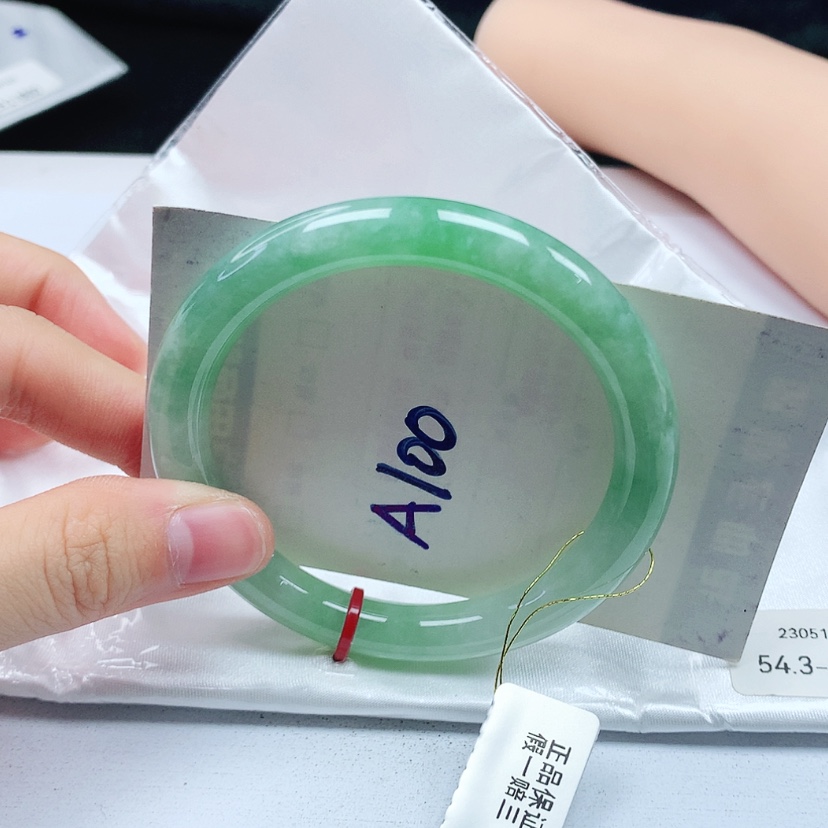 【闪购商品】翡翠手镯（圆镯）未镶嵌天然缅甸a货手镯54+