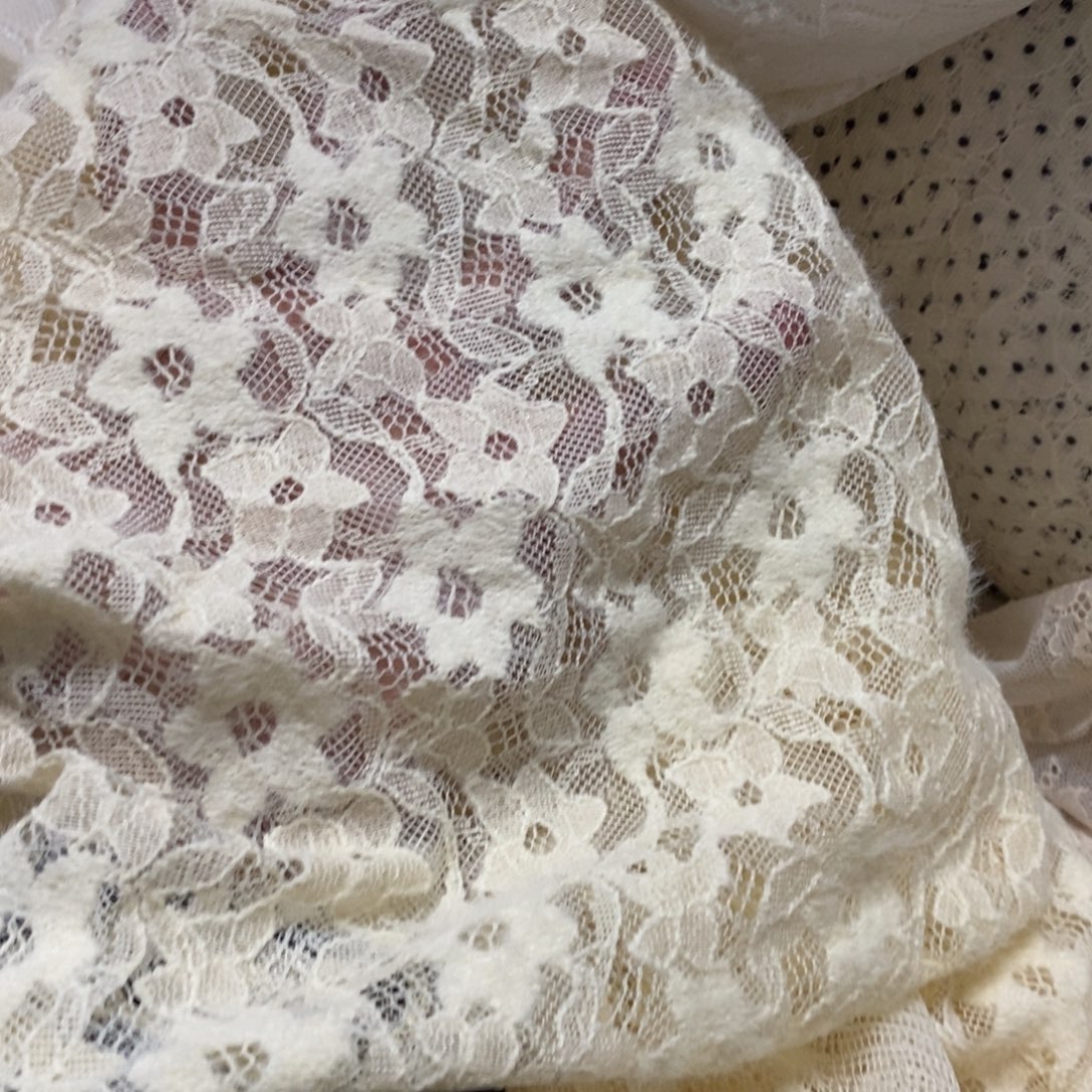 米色毛毛无弹蕾丝面料3米