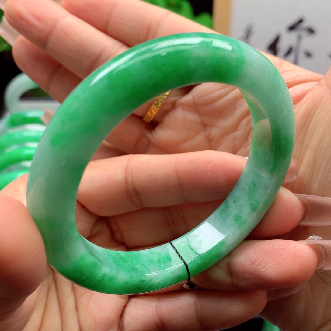 未镶嵌手镯翡翠缅甸