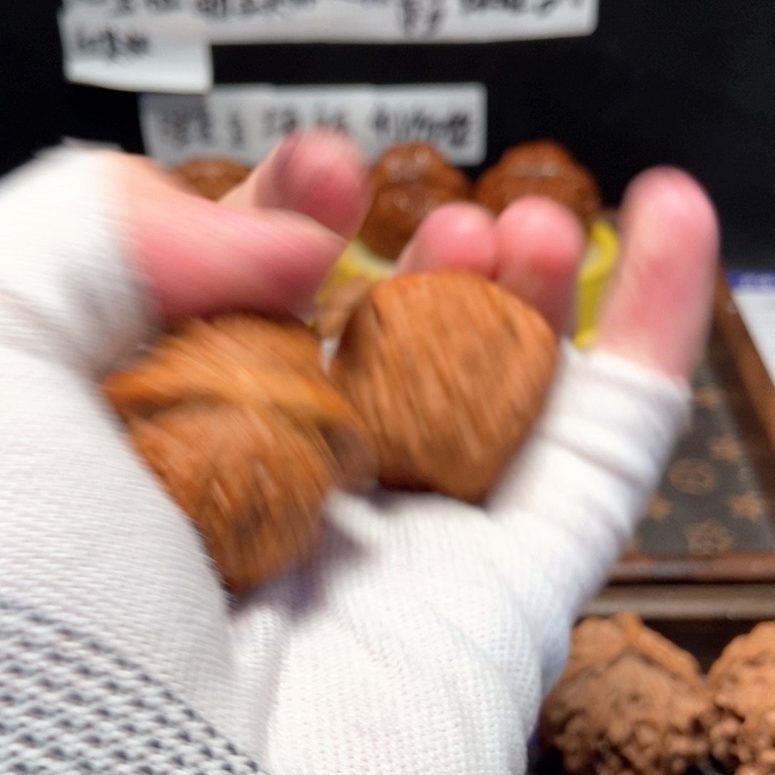 吊坠文玩核桃果**。血麒麟