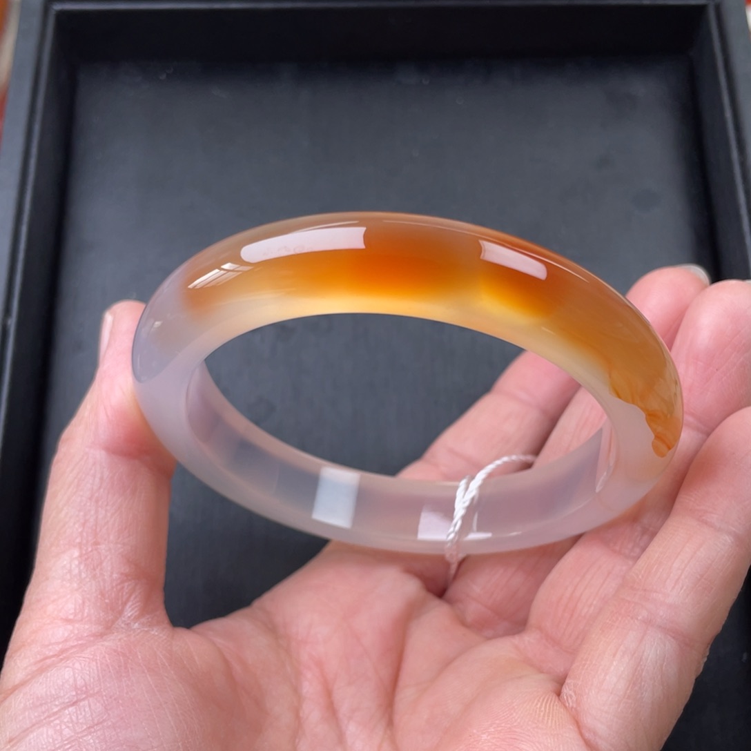 玛瑙/玉髓手镯未镶嵌60圈口