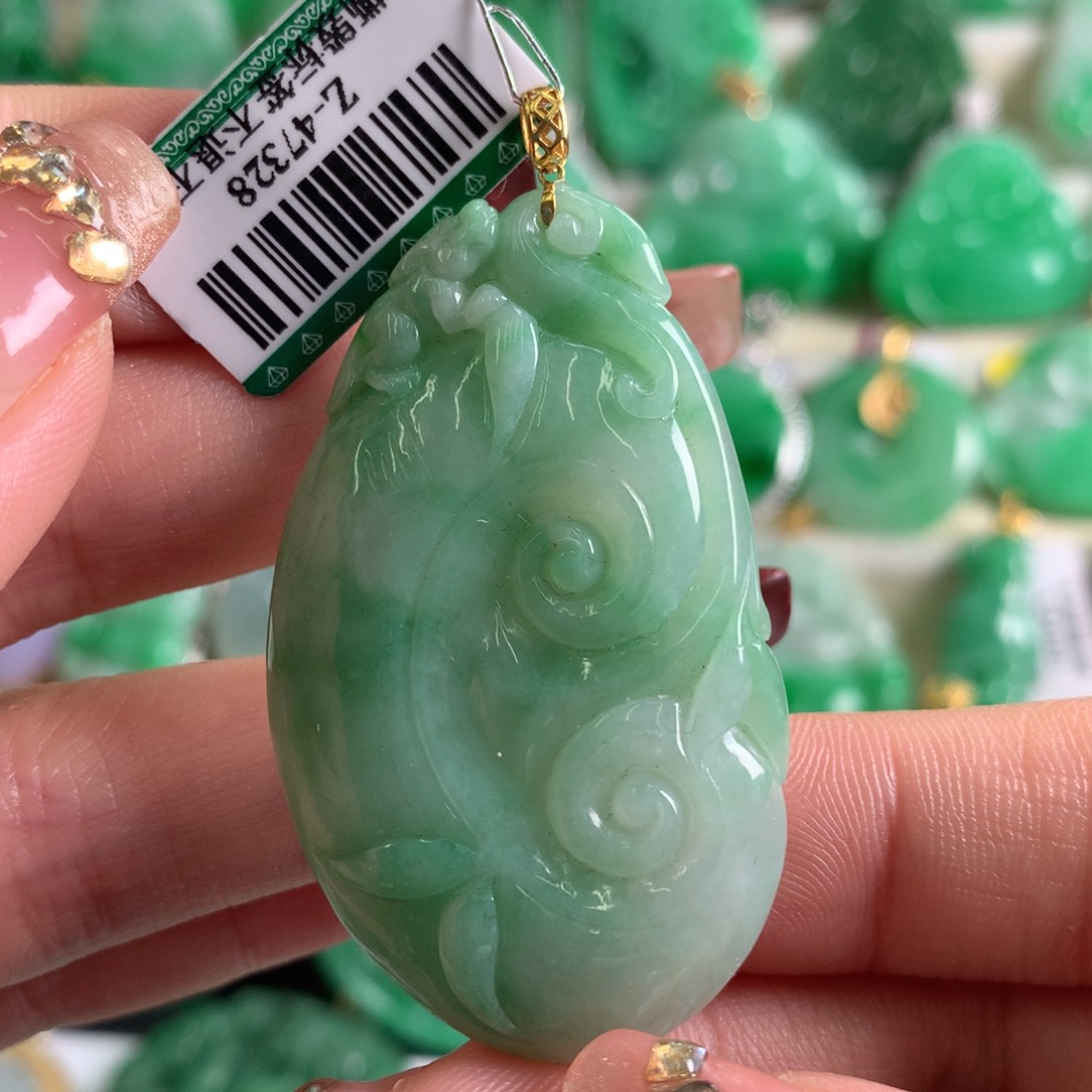 翡翠吊坠(不含链)18K金镶嵌