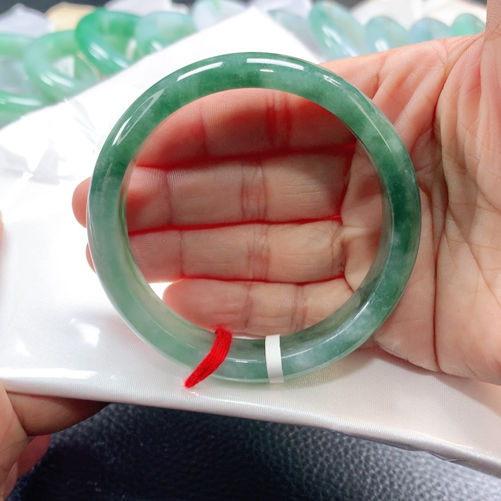 翡翠手镯未镶嵌55555656