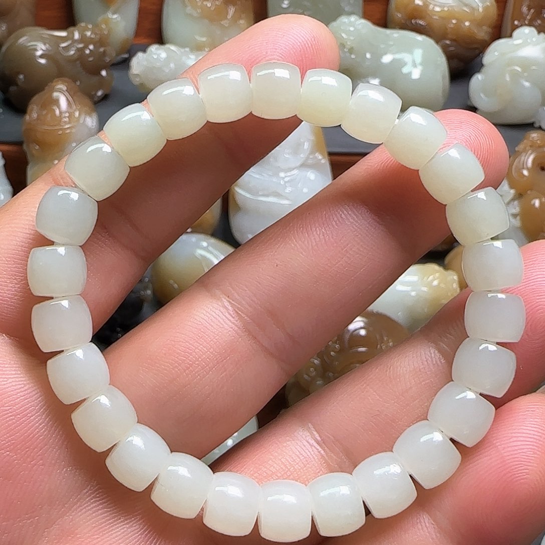 和田玉颈饰未镶嵌