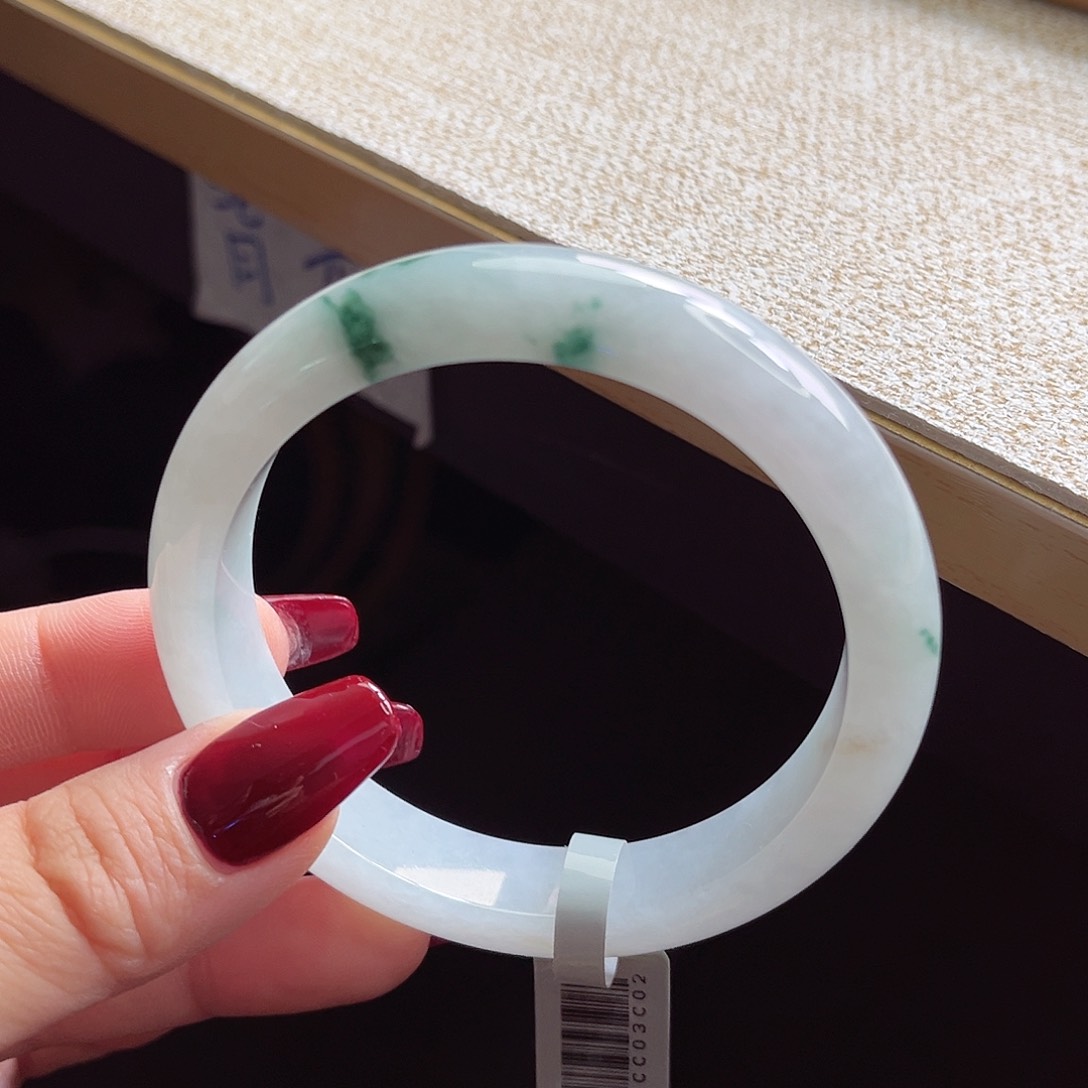 翡翠手镯未镶嵌手镯