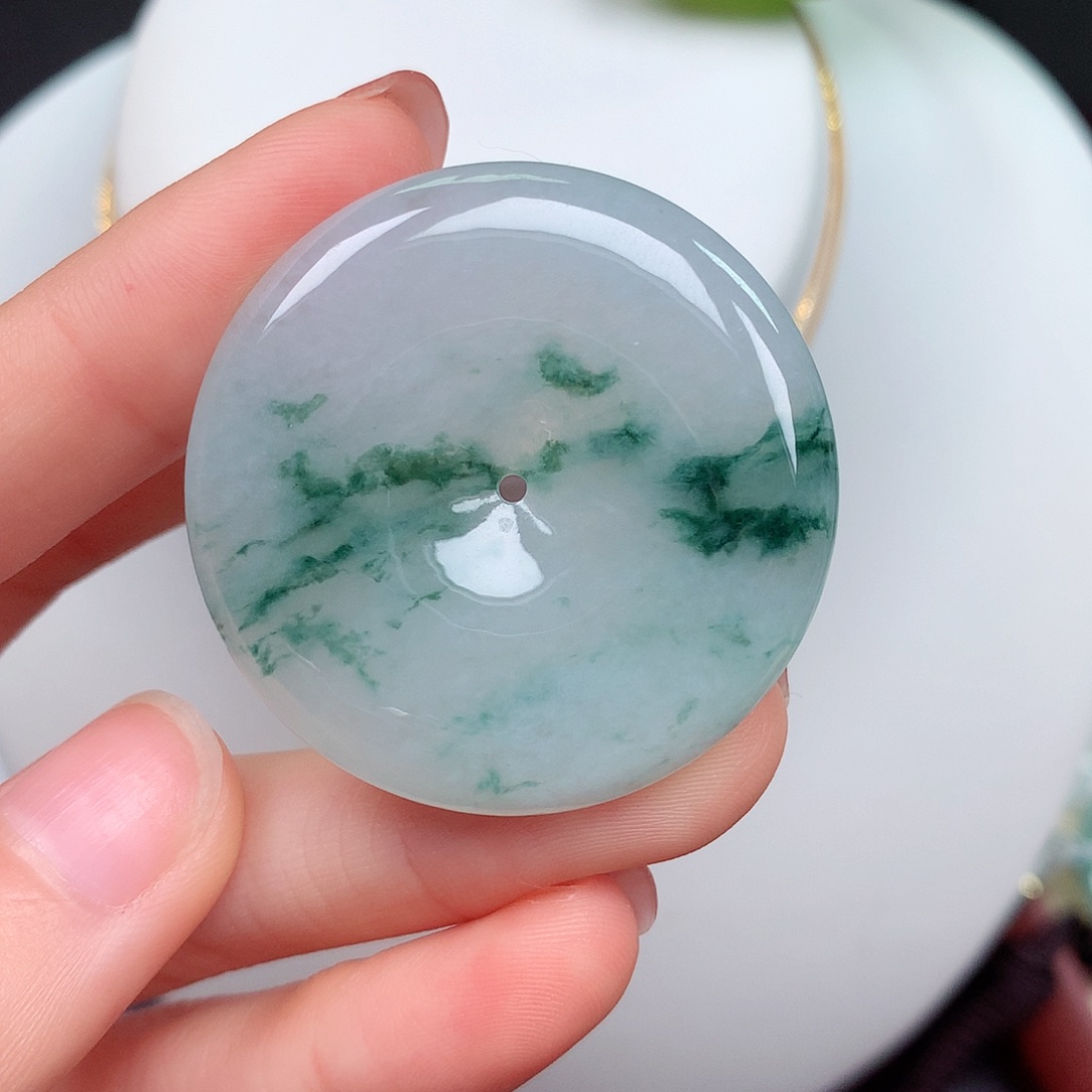 翡翠未镶嵌颈饰平安扣