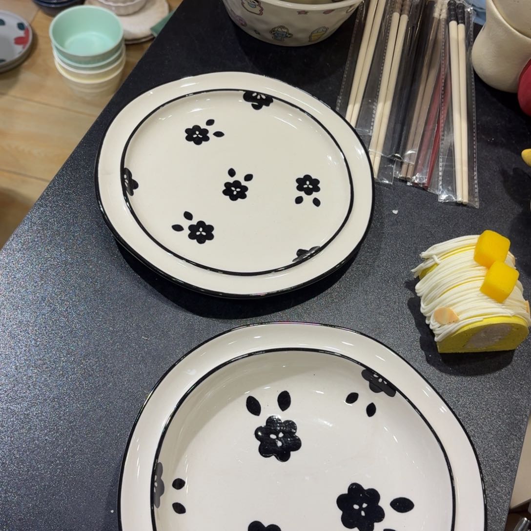 瓷微瑕两个8寸介意勿拍