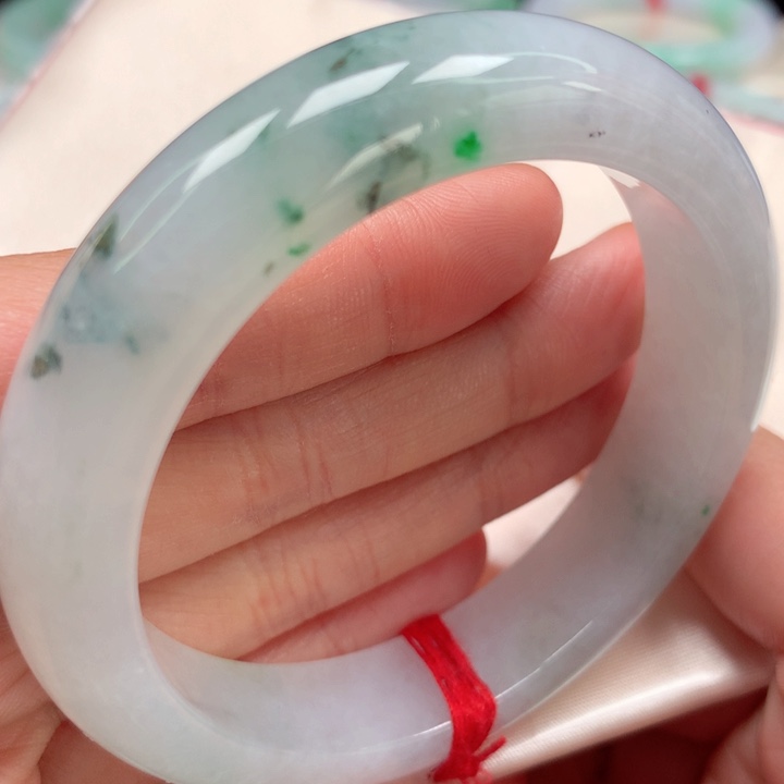 翡翠手镯未镶嵌糯冰飘花34号