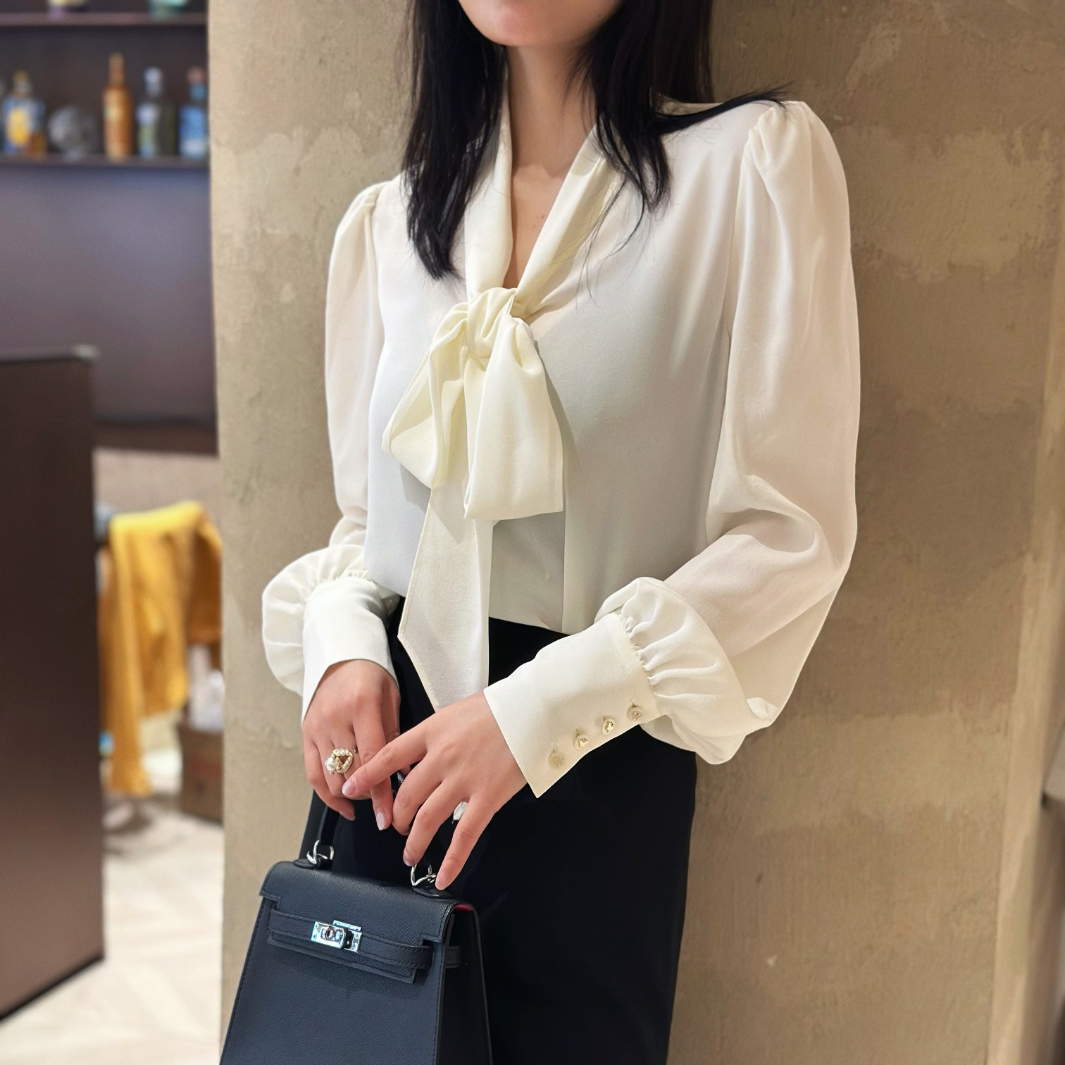 特！版衣  飘带米白色衬衫  款号YP9524