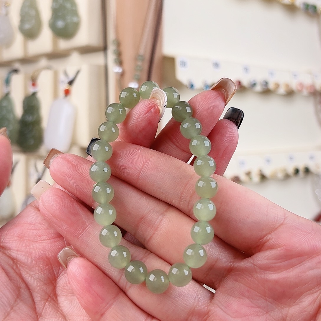 沐***雪颈饰未镶嵌和田玉