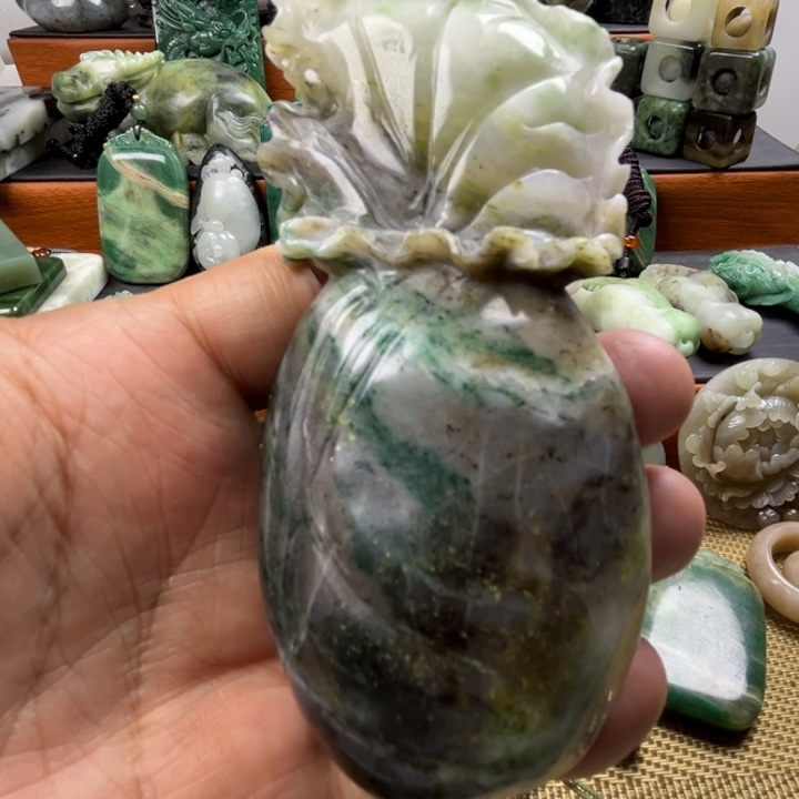 独山玉未镶嵌珠宝半成品