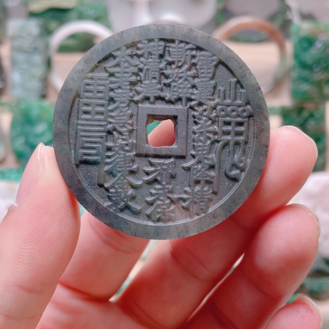 独山玉未镶嵌颈饰