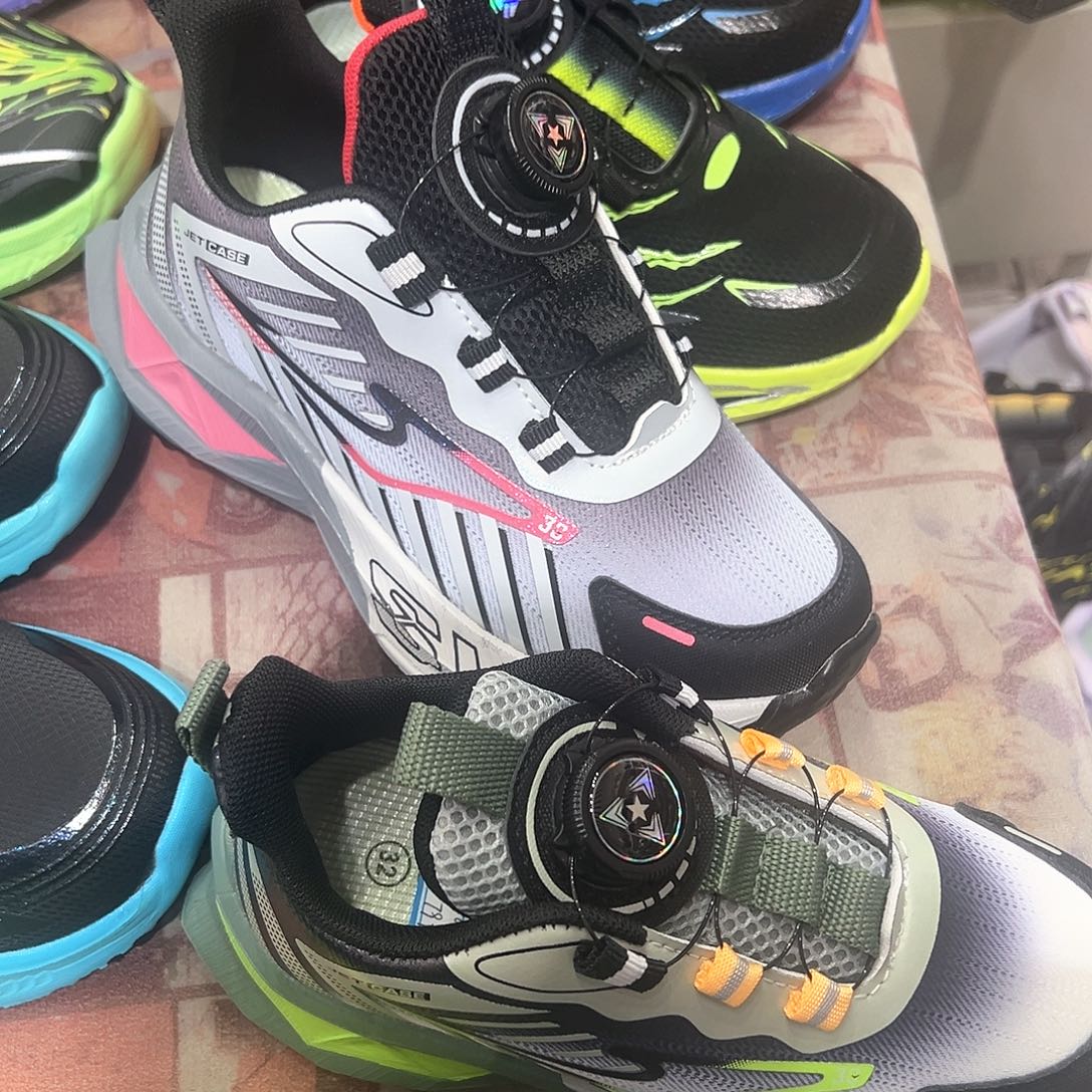 昆***司35防水防雨防滑贴片超轻