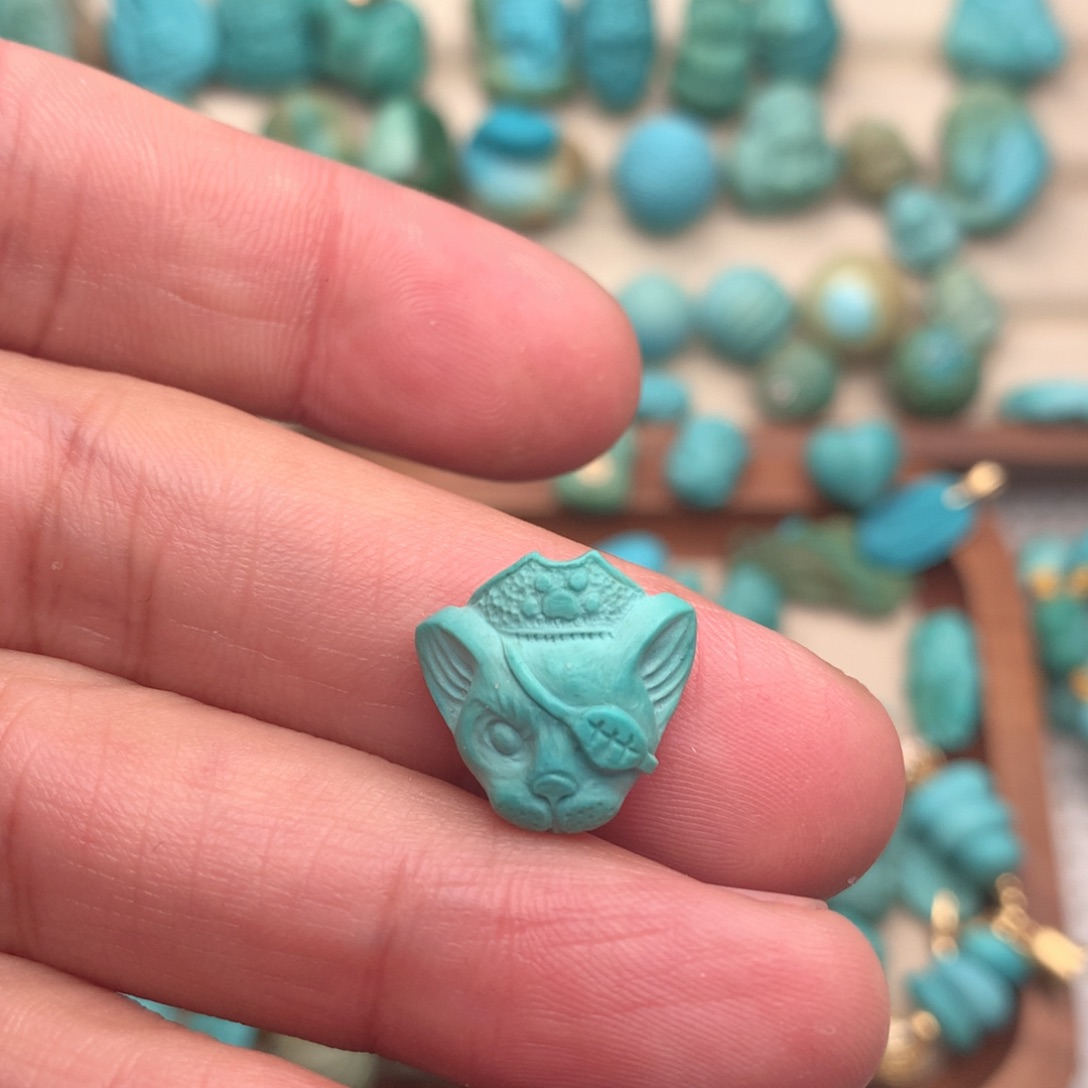 喝***红绿松石未镶嵌颈饰