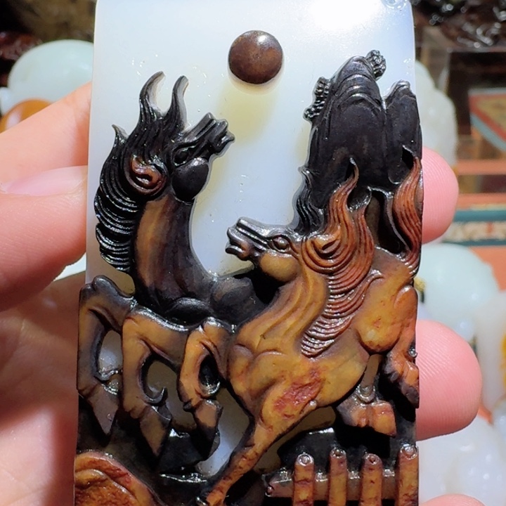 和田玉未镶嵌把件