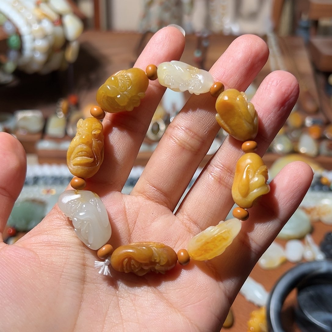 和田玉颈饰未镶嵌