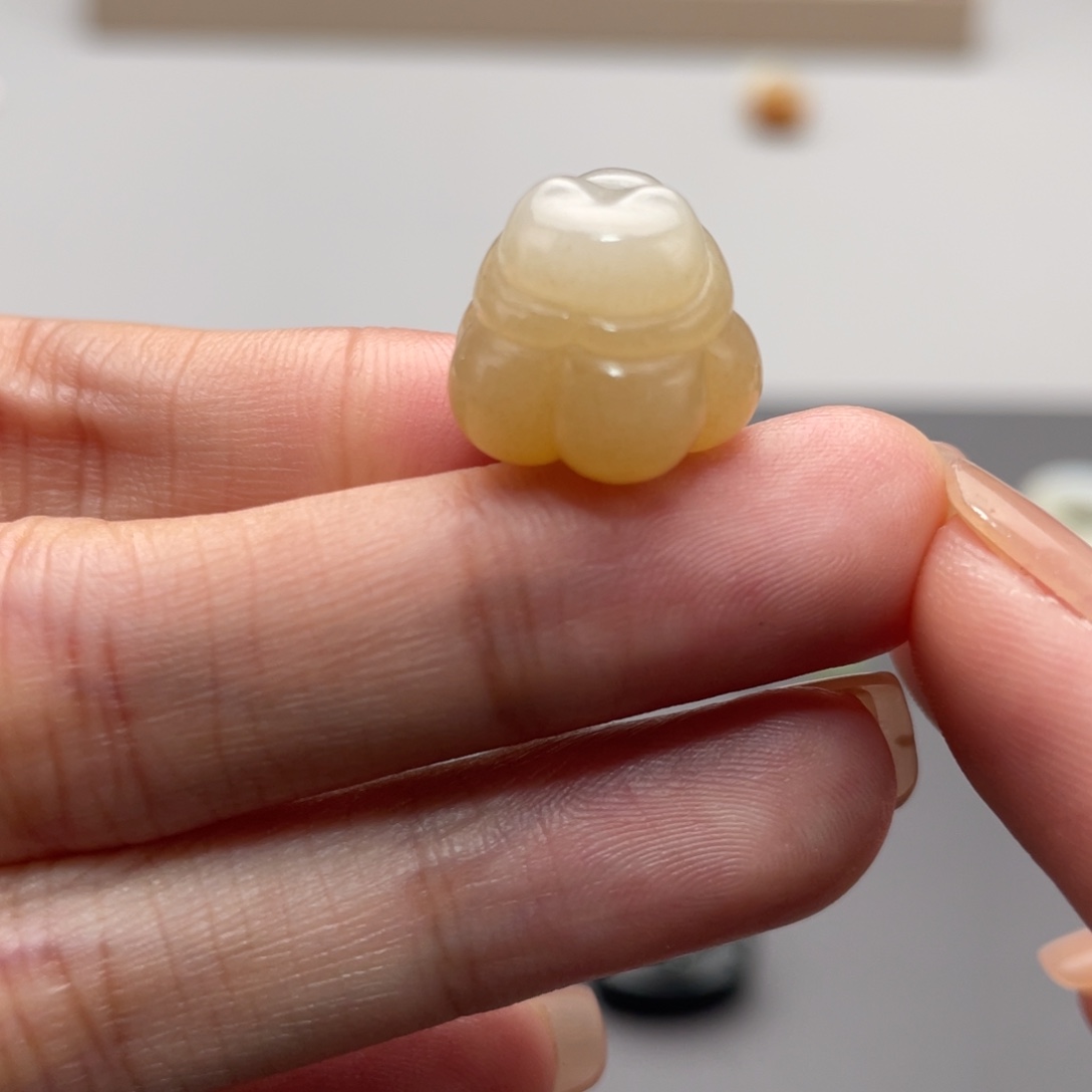 和田玉吊坠未镶嵌