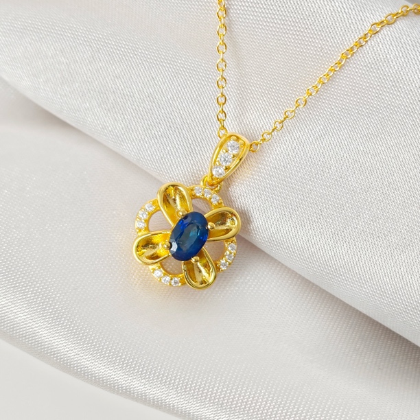 S925银镶嵌0.7ct蓝宝石吊坠项链时尚百搭女款