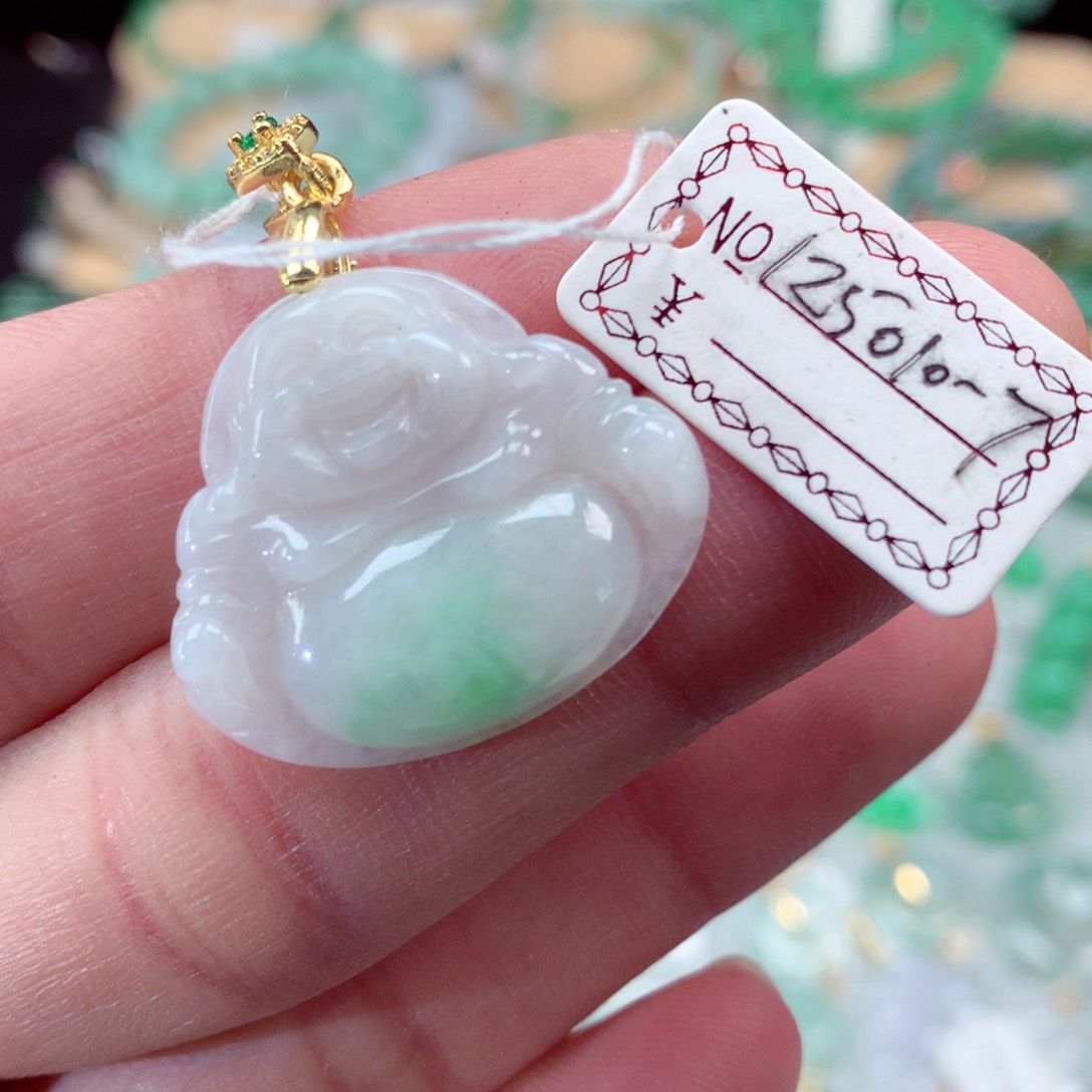 翡翠颈饰未镶嵌翡翠吊坠