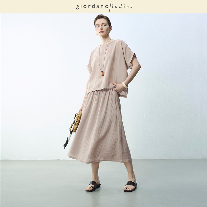 giordano ladies 25夏亚麻感静奢风前短后长圆领衬衫女 02345010