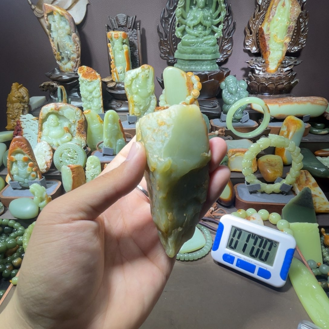 透闪石质玉手把未镶嵌木*