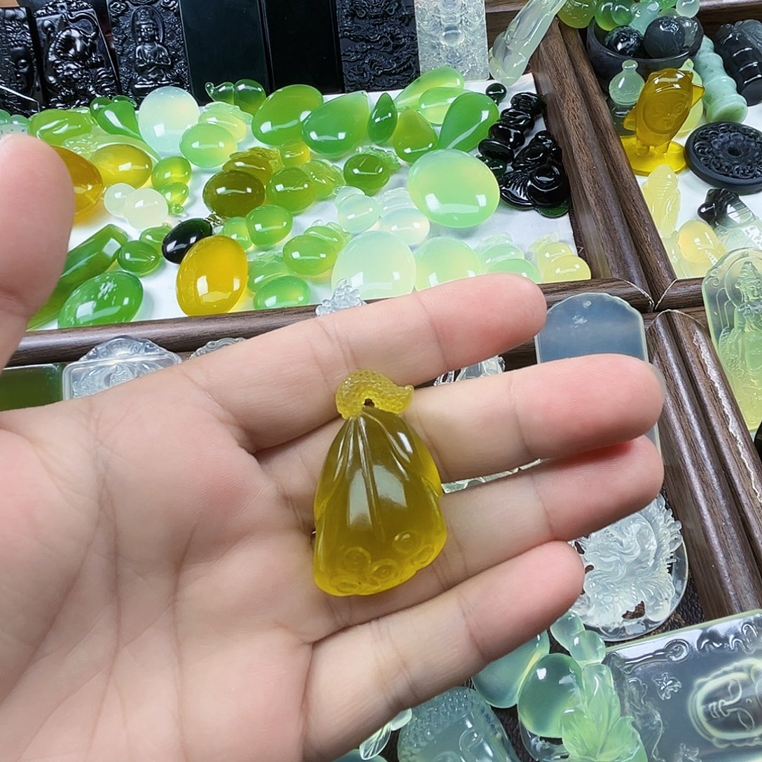 岫玉未镶嵌吊坠(不含链)