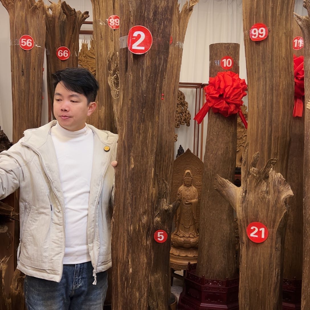 沉香摆件玉*人沉香摆件