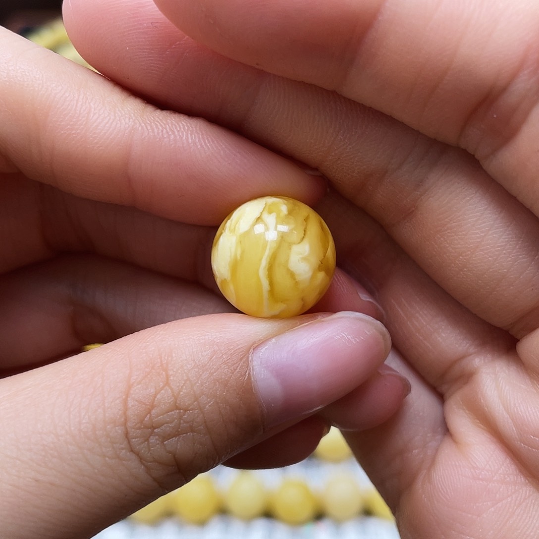 未镶嵌蜜蜡裸石圆珠14.3mm瑕疵福利（沙眼介意勿拍）