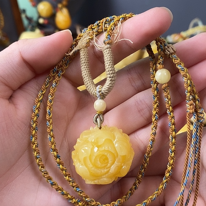 琥珀未镶嵌裸石牡丹花