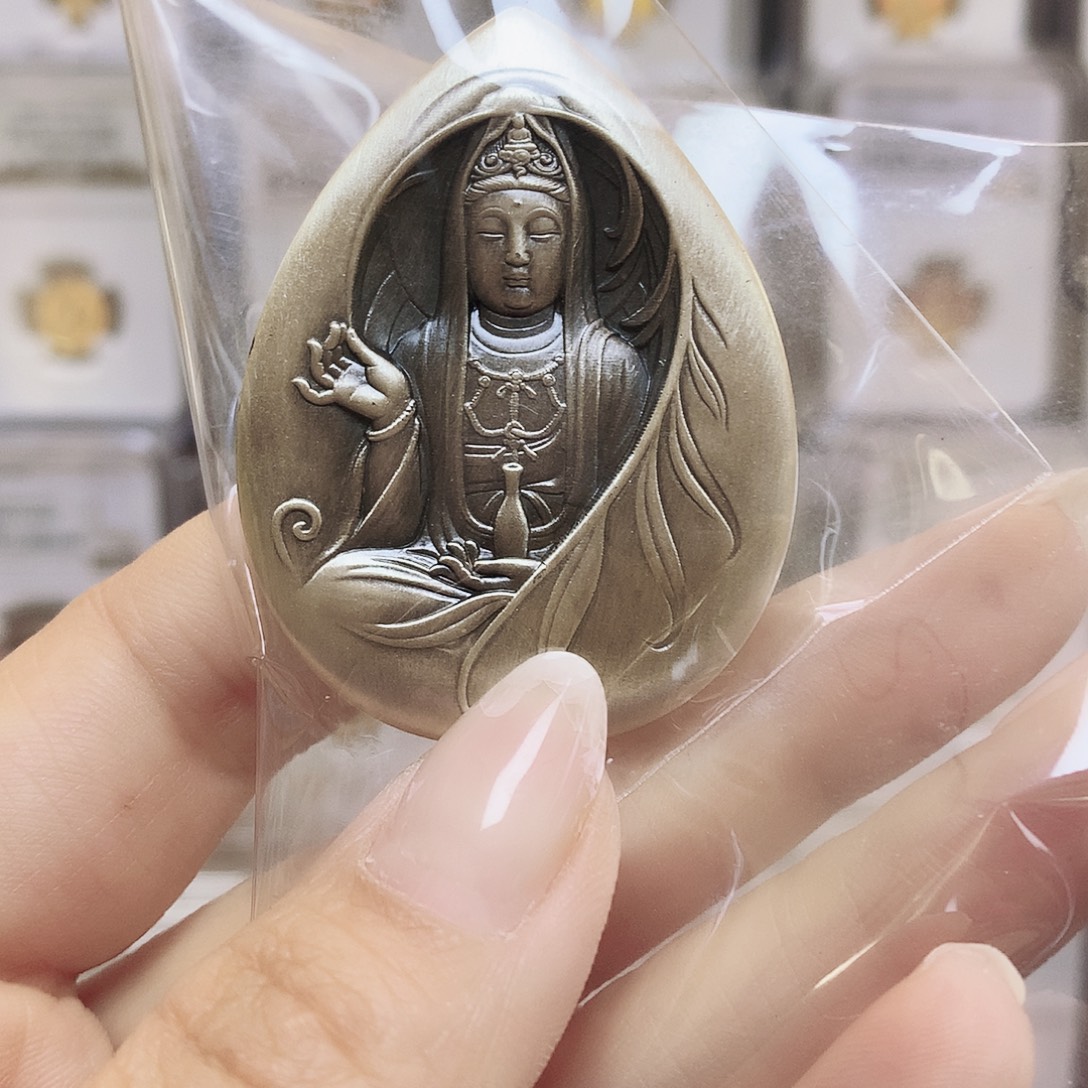 纯银滴水观音60克银章原盒证