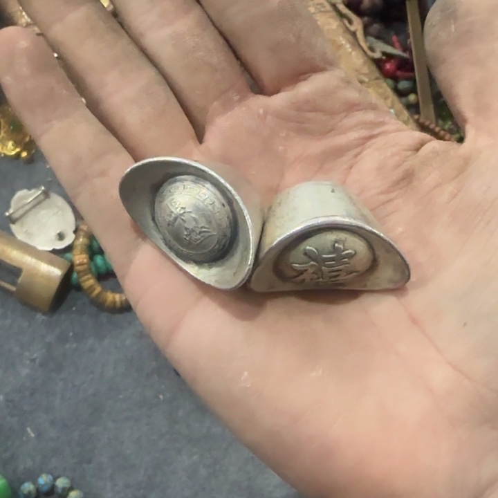 青花瓷器小盖子放漏