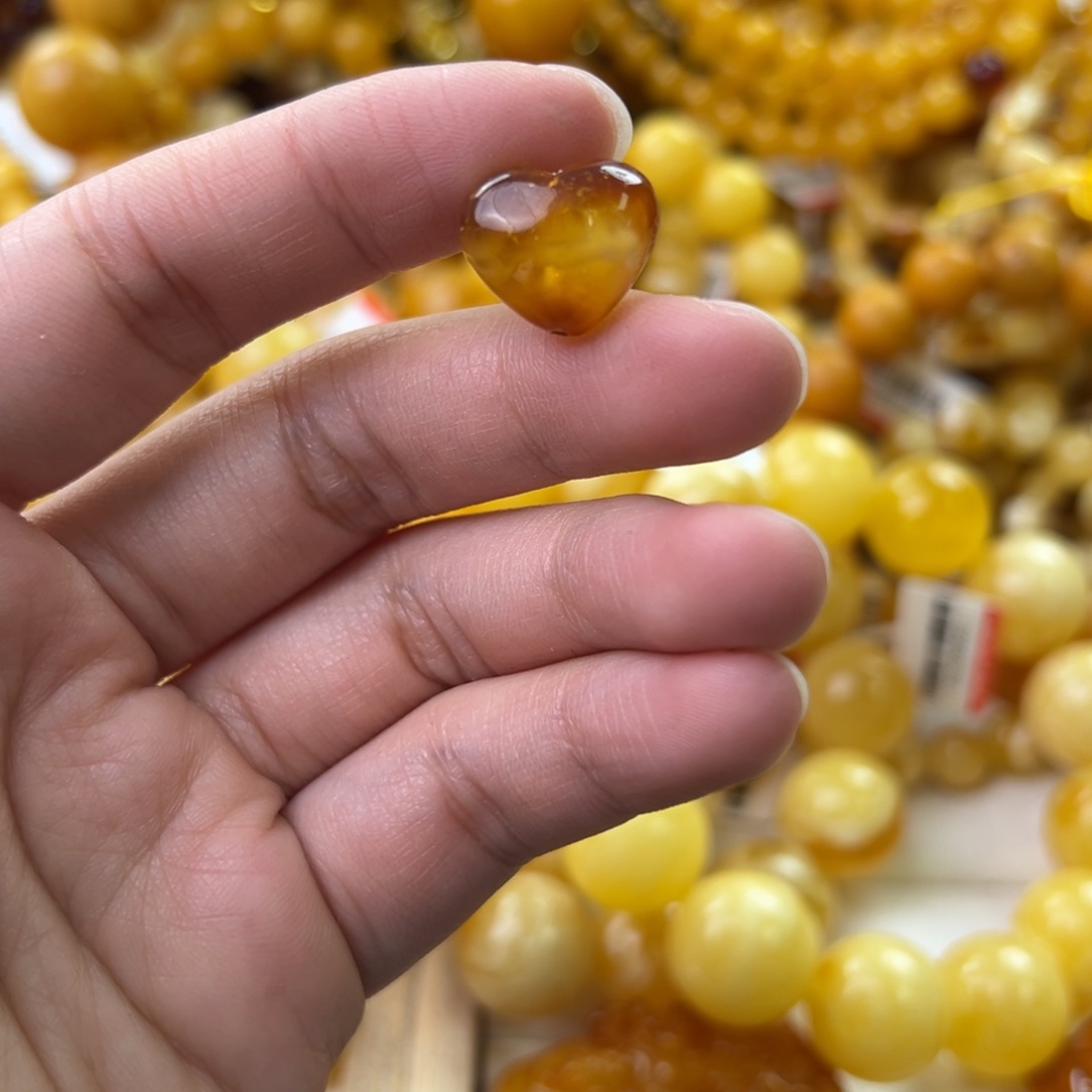 琥珀珠宝奇石未镶嵌