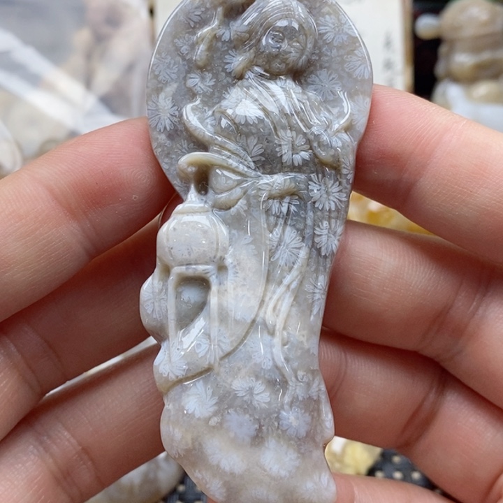 硅化珊瑚（珊瑚玉）颈饰未镶嵌