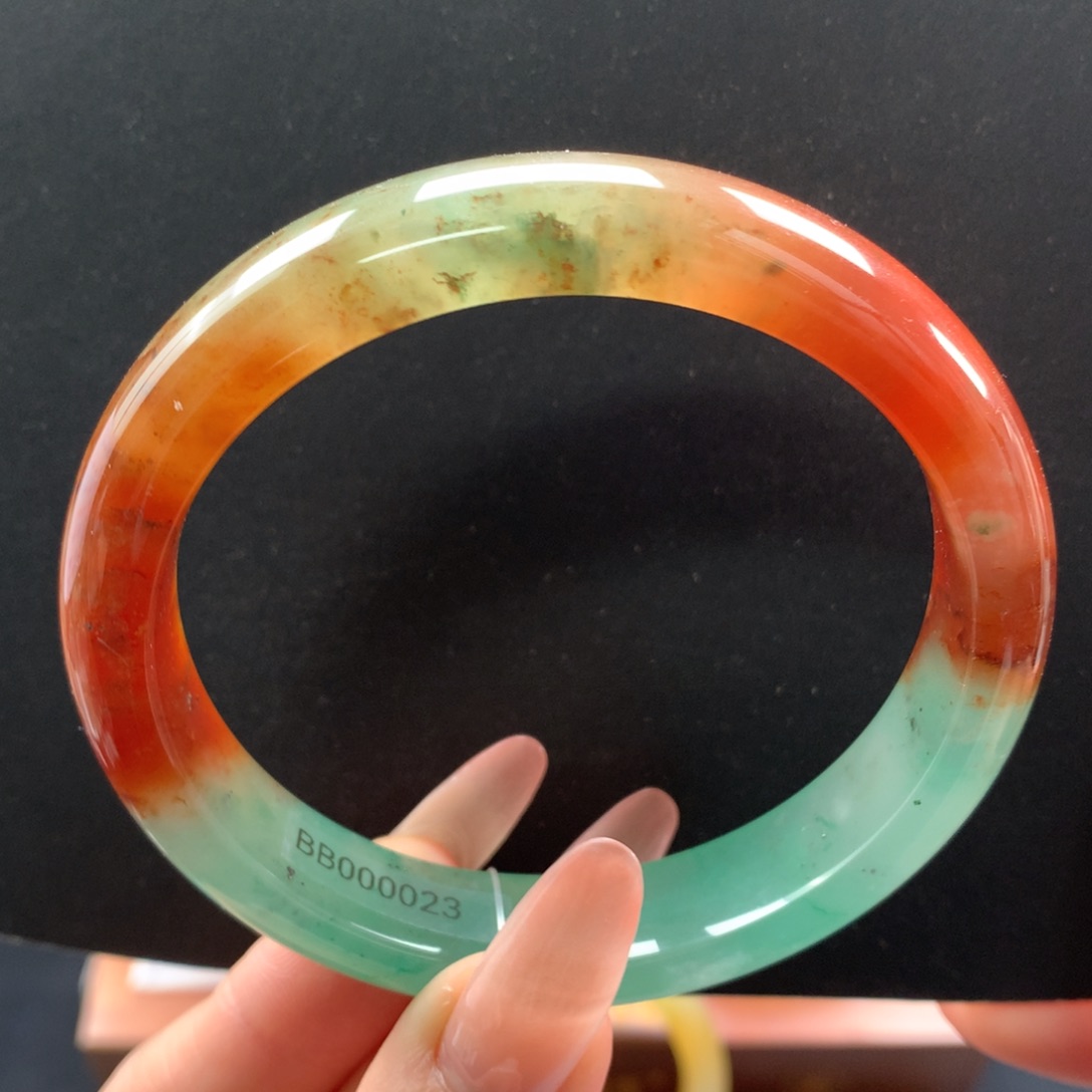 石英质玉未镶嵌手镯