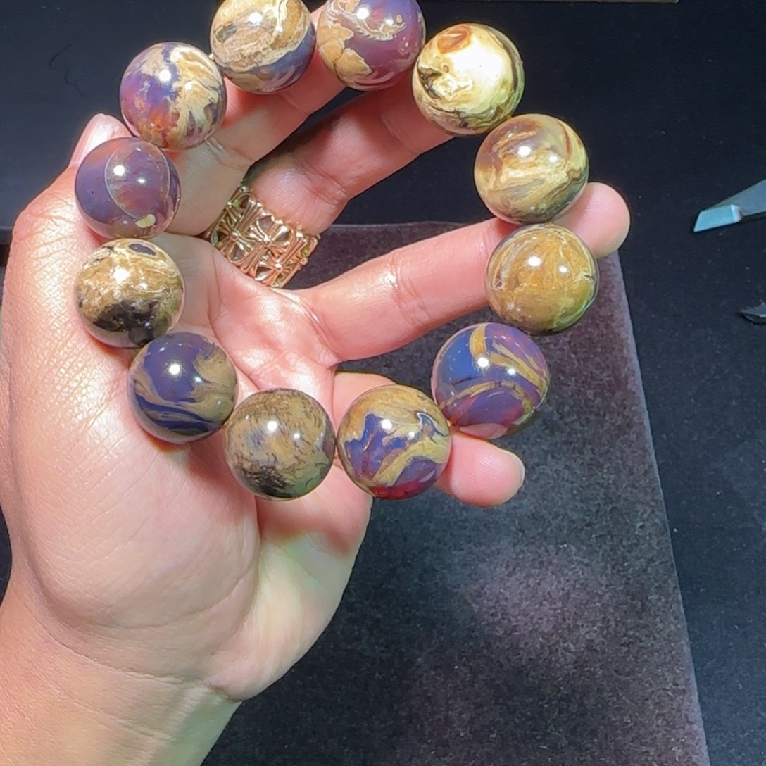 琥珀未镶嵌裸石琥珀了