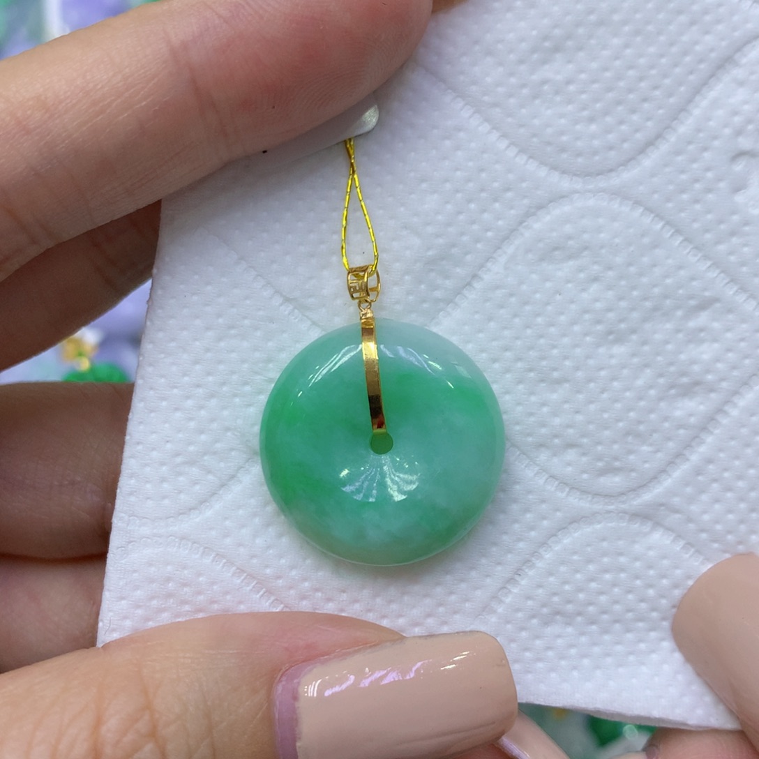 颈饰18K金镶嵌翡翠迪**巴